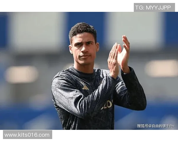 探讨历史上哪个足球明星在巅峰时期展现出最强的竞技水平与影响力 探讨历史上哪个足球明星在巅峰时期展现出最强的竞技水平与影响力