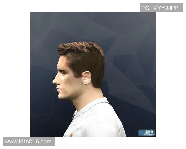 足球明星侧脸照展现运动魅力与个性风采的完美结合 足球明星侧脸照展现运动魅力与个性风采的完美结合