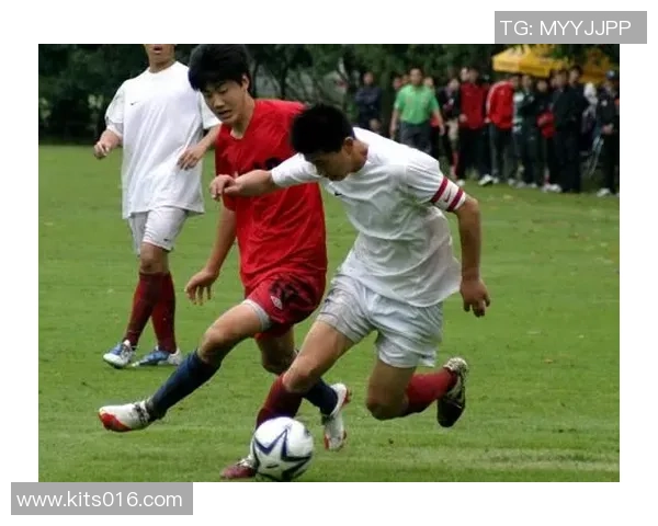 重庆足球队与南京足球队赛后复盘分析及比赛经验总结